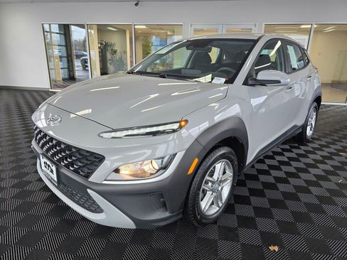 Used 2022 Hyundai Kona SE image 8
