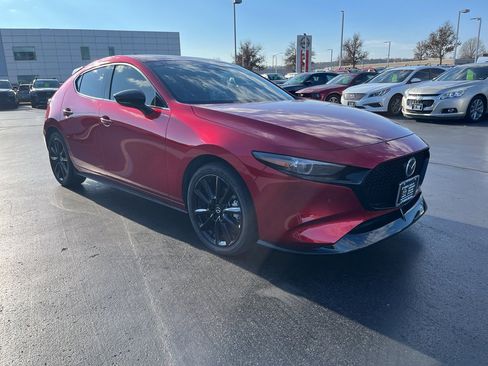 Certified 2025 MAZDA MAZDA3 Hatchback w/Premium Plus Pkg image 6