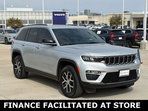 Used 2025 Jeep Grand Cherokee Limited w/ Luxury Tech Group II image 5