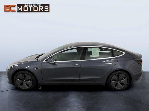 Used 2018 Tesla Model 3 Long Range RWD image 3