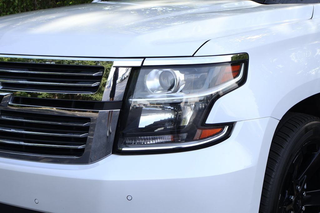 Used 2018 Chevrolet Tahoe Premier AWD/4WD image 3