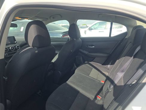 Used 2022 Nissan Sentra SV FWD image 14