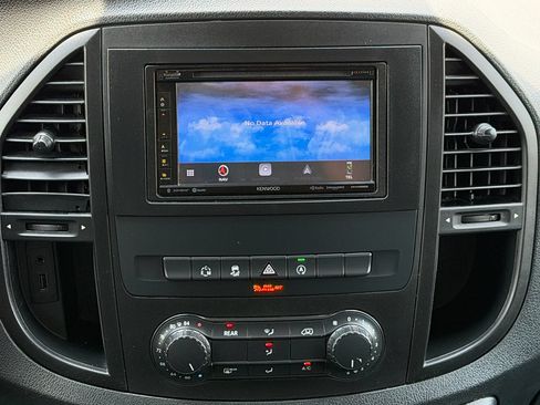 Used 2016 Mercedes-Benz Metris Passenger image 10