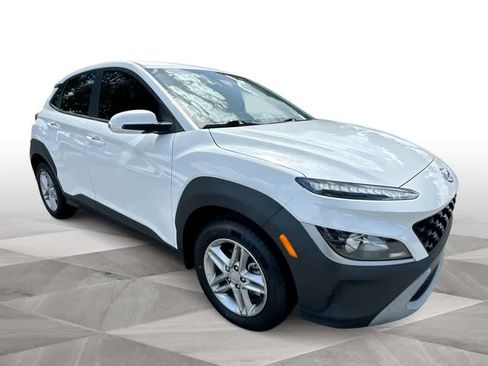 Used 2023 Hyundai Kona SE w/ Cargo Package FWD image 2