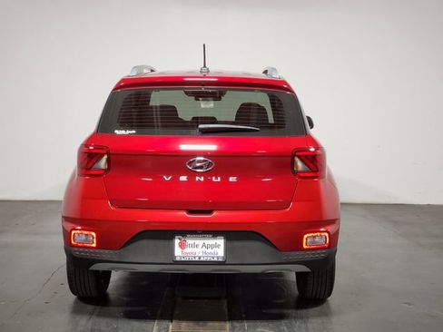 Used 2024 Hyundai Venue SEL image 27