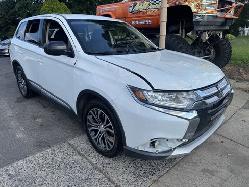 Used 2016 Mitsubishi Outlander ES FWD image 2