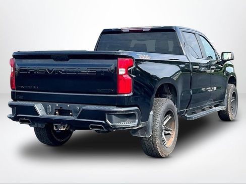 Used 2021 Chevrolet Silverado 1500 Custom Trail Boss w/ Midnight Edition AWD/4WD image 2