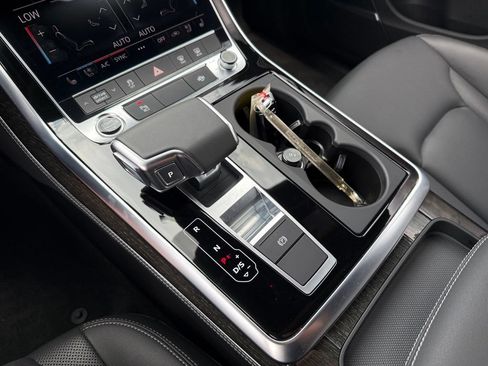 Certified 2025 Audi Q7 3.0T Premium Plus AWD/4WD image 29