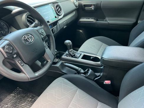 Used 2021 Toyota Tacoma TRD Off-Road w/ Technology Package image 12