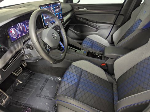 Used 2025 Volkswagen Golf R Black Edition image 28