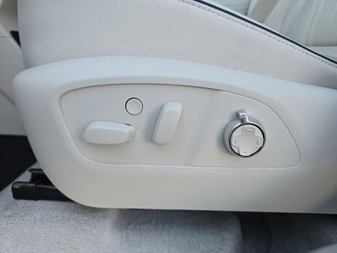 New 2026 Buick Enclave Avenir w/ Super Cruise Package FWD image 19