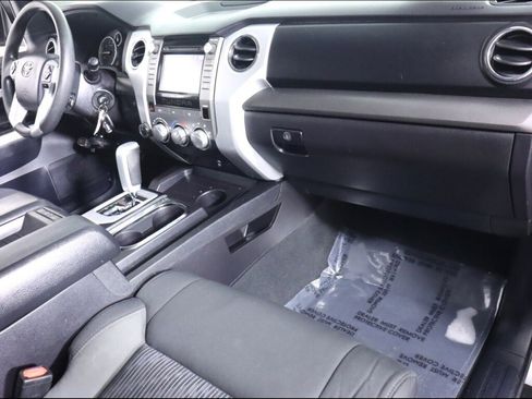 Used 2015 Toyota Tundra SR5 w/ SR5 Upgrade Package image 43
