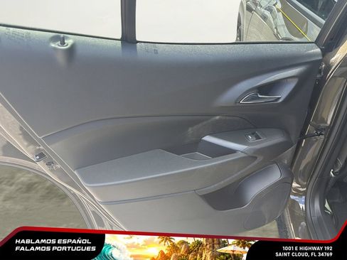 Used 2024 Chevrolet Trax LT w/ Driver Confidence Package FWD image 21