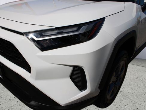 Used 2024 Toyota RAV4 LE AWD/4WD image 10