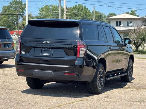 Used 2024 Chevrolet Suburban Z71 w/ Luxury Package AWD/4WD image 34