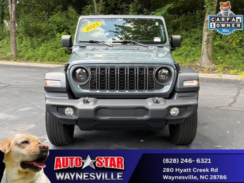 Used 2025 Jeep Wrangler Sport AWD/4WD image 7