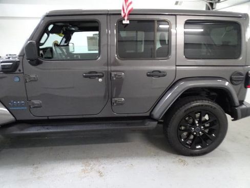 Certified 2025 Jeep Wrangler Unlimited Sahara AWD/4WD image 17