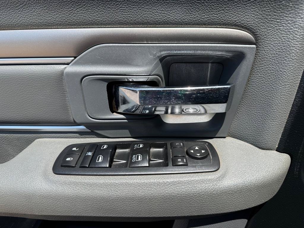 Used 2017 RAM 1500 Classic SLT RWD image 21