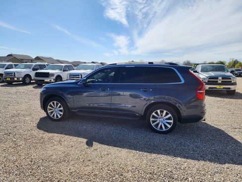 Used 2018 Volvo XC90 T5 Momentum w/ Convenience Package image 9