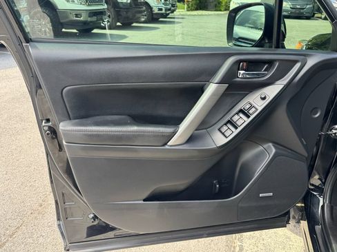 Used 2016 Subaru Forester 2.5i Touring AWD/4WD image 25