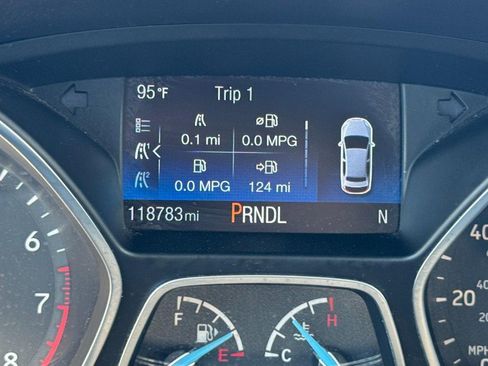 Used 2018 Ford Focus SE FWD image 18