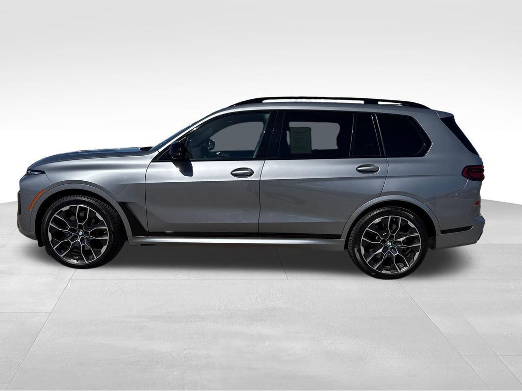 Used 2025 BMW X7 M60i AWD/4WD image 3