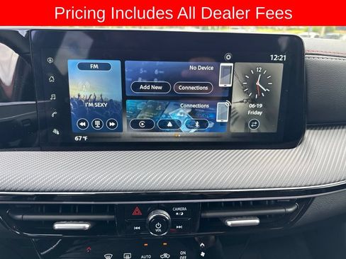 Certified 2025 Nissan Kicks SR w/ Interior Electronics Package FWD image 14