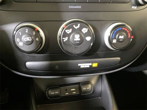 Used 2017 Kia Soul image 39