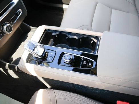 Used 2026 Volvo XC90 B6 Plus AWD/4WD image 18