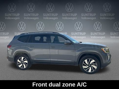 Used 2025 Volkswagen Atlas SE FWD image 9