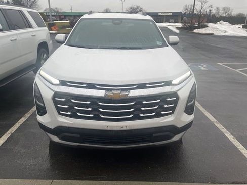 Certified 2025 Chevrolet Equinox LT w/ Convenience Package II image 2