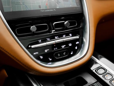 Used 2021 Aston Martin DBX image 48