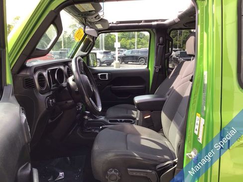Used 2018 Jeep Wrangler Unlimited Sport S AWD/4WD image 23