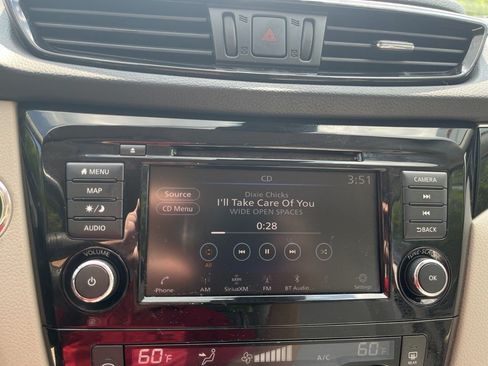 Used 2019 Nissan Rogue Sport SL w/ Premium Package FWD image 16