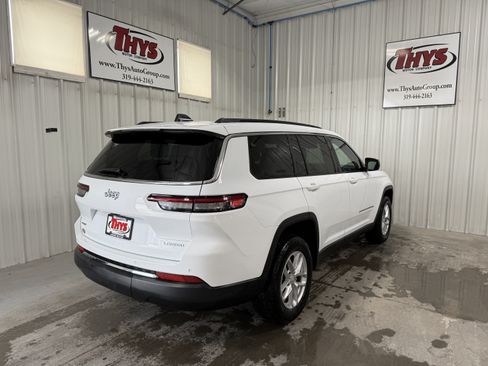 Used 2025 Jeep Grand Cherokee L Laredo w/ Luxury Tech Group I AWD/4WD image 3