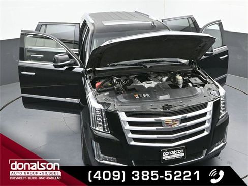 Used 2016 Cadillac Escalade Luxury image 25