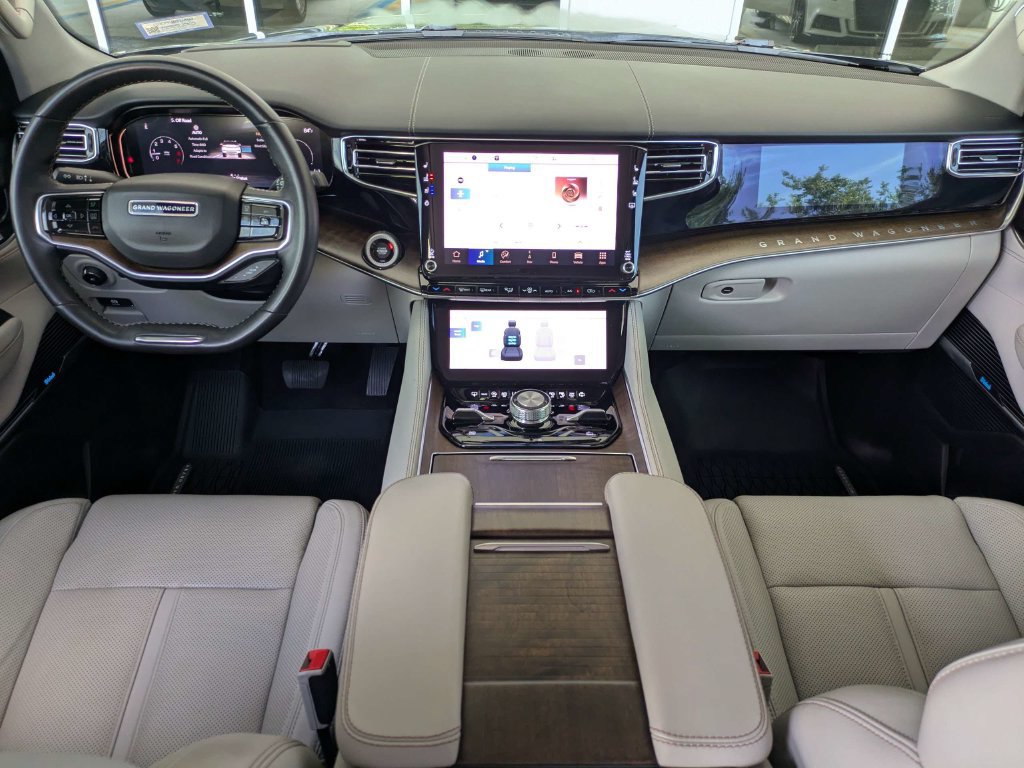 Used 2023 Jeep Grand Wagoneer L 4WD w/ Flexible Seating Group image 17