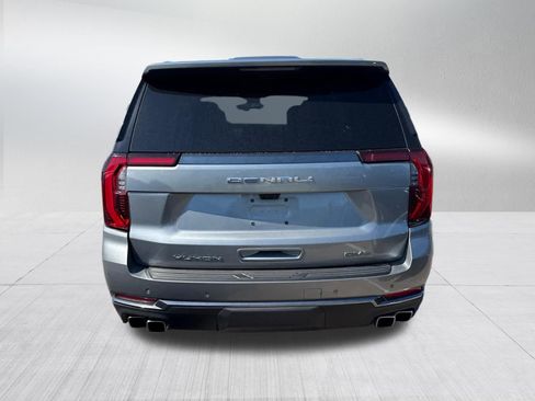 Used 2025 GMC Yukon Denali Ultimate w/ LPO, Illumination Package AWD/4WD image 6