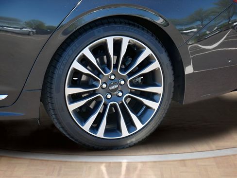 Used 2020 Lincoln Continental Reserve w/ Luxury Package FWD image 9
