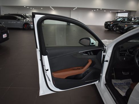 Used 2023 Audi A4 2.0T Premium Plus w/ Premium Plus Package AWD/4WD image 9