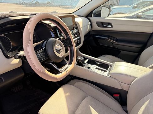 Certified 2022 Nissan Pathfinder SV FWD image 6