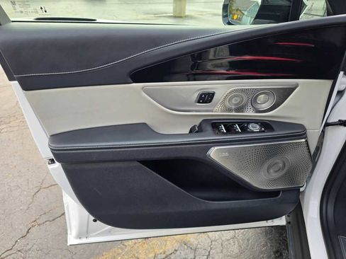 Used 2024 Lincoln Nautilus Reserve w/ Equipment Group 203A image 21