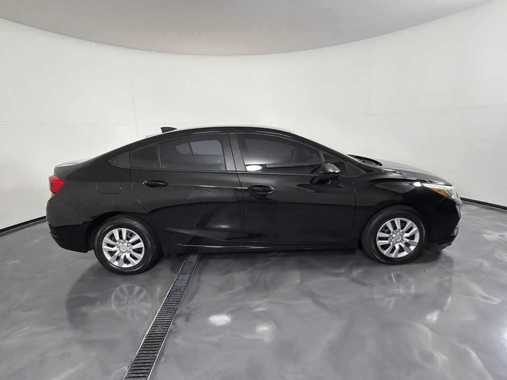 Used 2017 Chevrolet Cruze LS FWD image 4