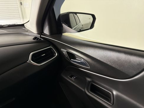 Used 2018 Chevrolet Equinox LT FWD image 28