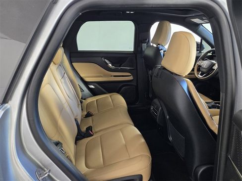 Used 2022 Lincoln Corsair Reserve w/ Equipment Group 201A image 15