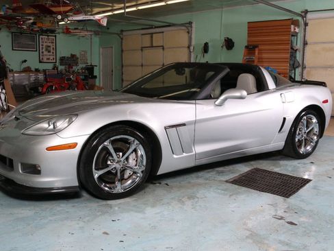 Used 2011 Chevrolet Corvette Grand Sport w/ Preferred Equipment Group RWD image 86