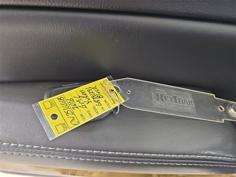 Used 2016 GMC Yukon XL Denali image 42