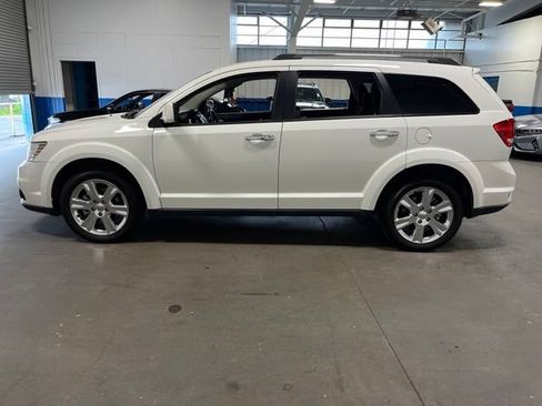Used 2017 Dodge Journey SXT w/ Chrome Appearance Group FWD image 6