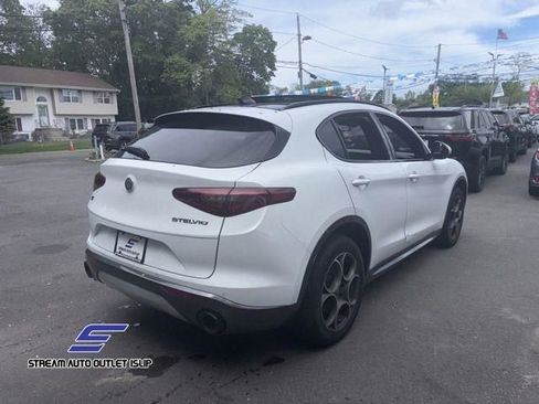 Used 2022 Alfa Romeo Stelvio Ti image 9