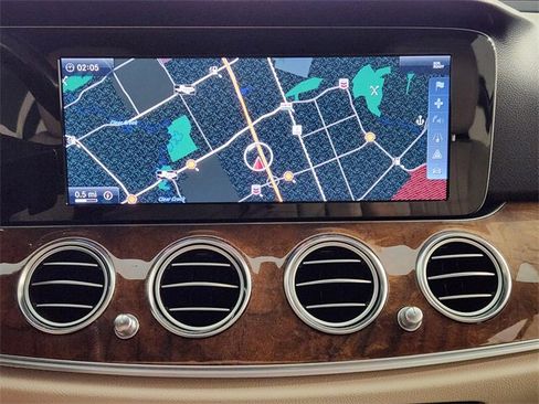 Used 2017 Mercedes-Benz E 400 4MATIC Wagon image 16